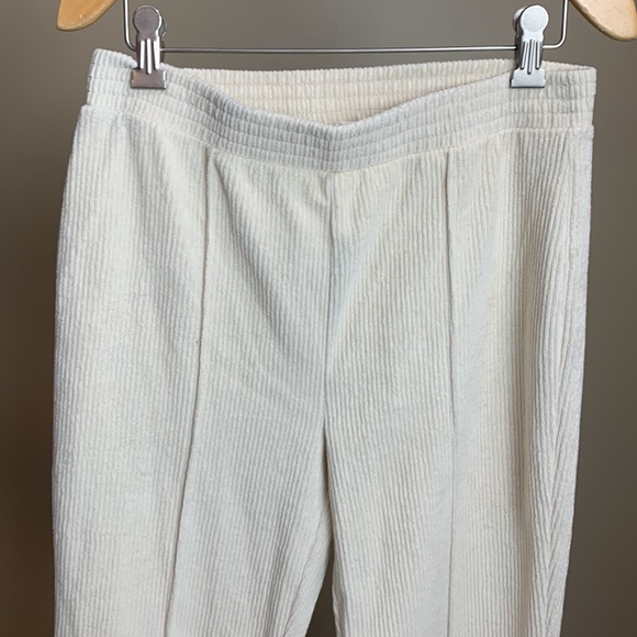 Aeri groove on ribbed velour flare pants - Picture 2 of 8